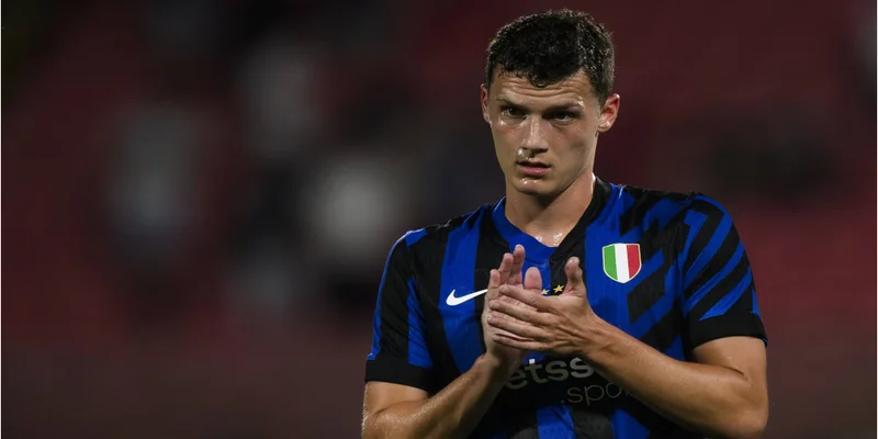 Hậu vệ Benjamin Pavard vẫn tiếp tục vắng mặt